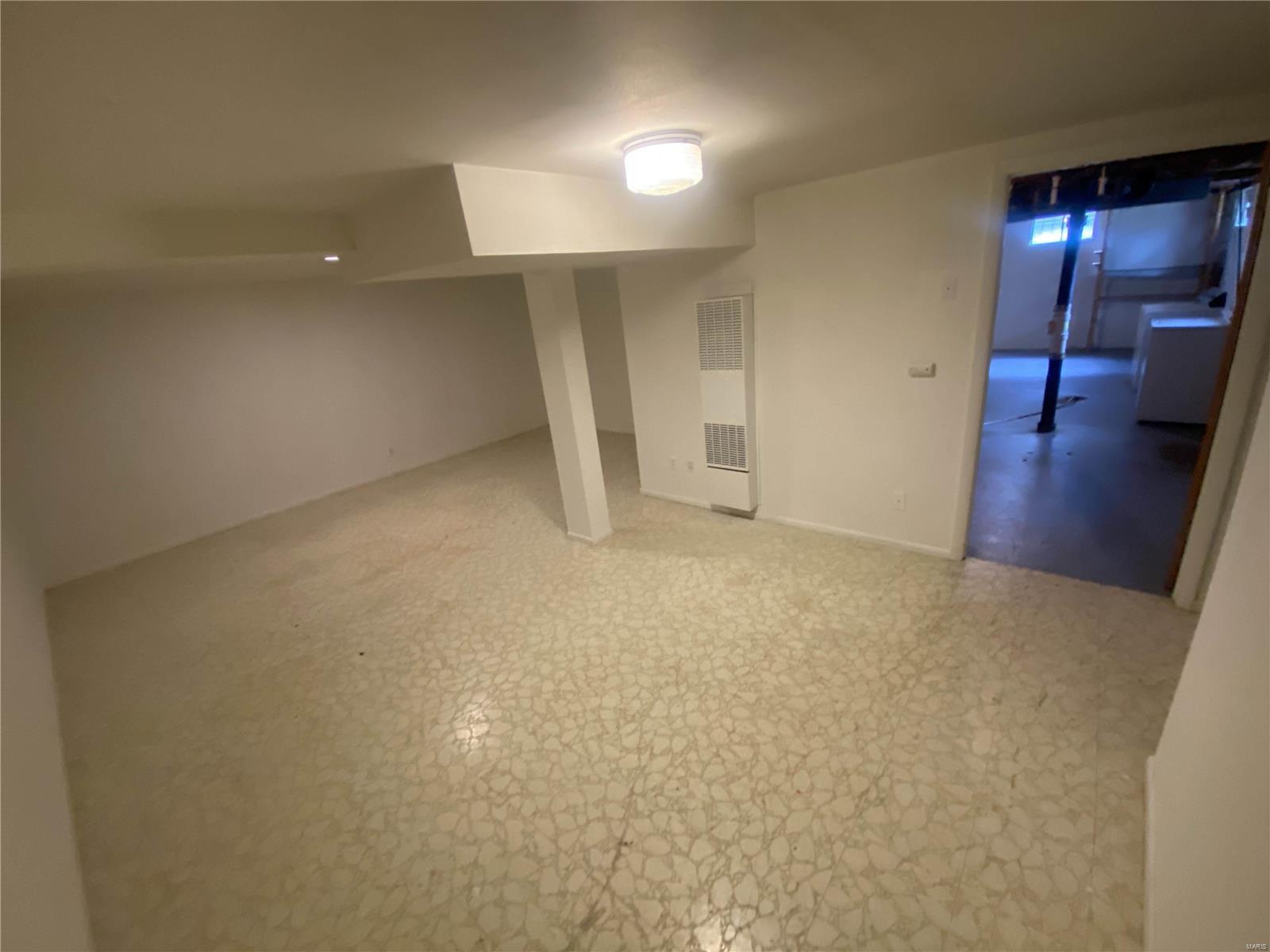 2045 Thunderbird Avenue