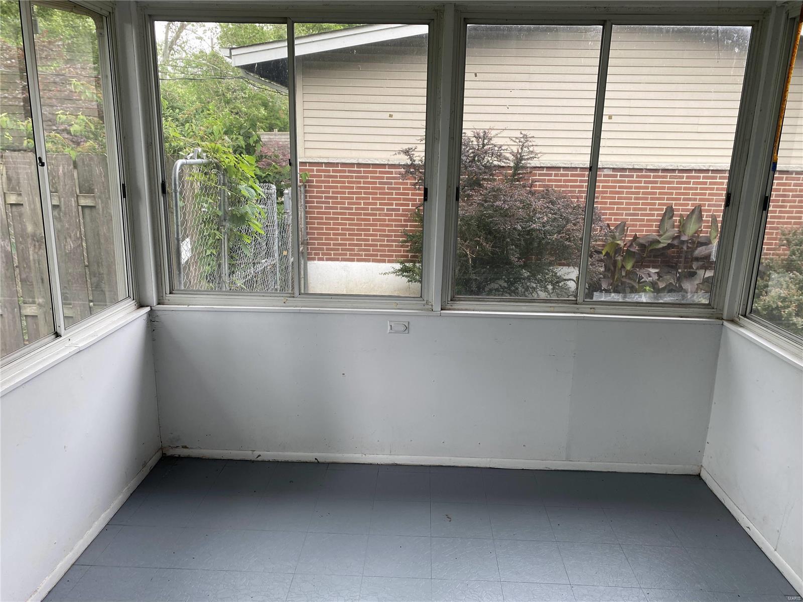 2045 Thunderbird Avenue