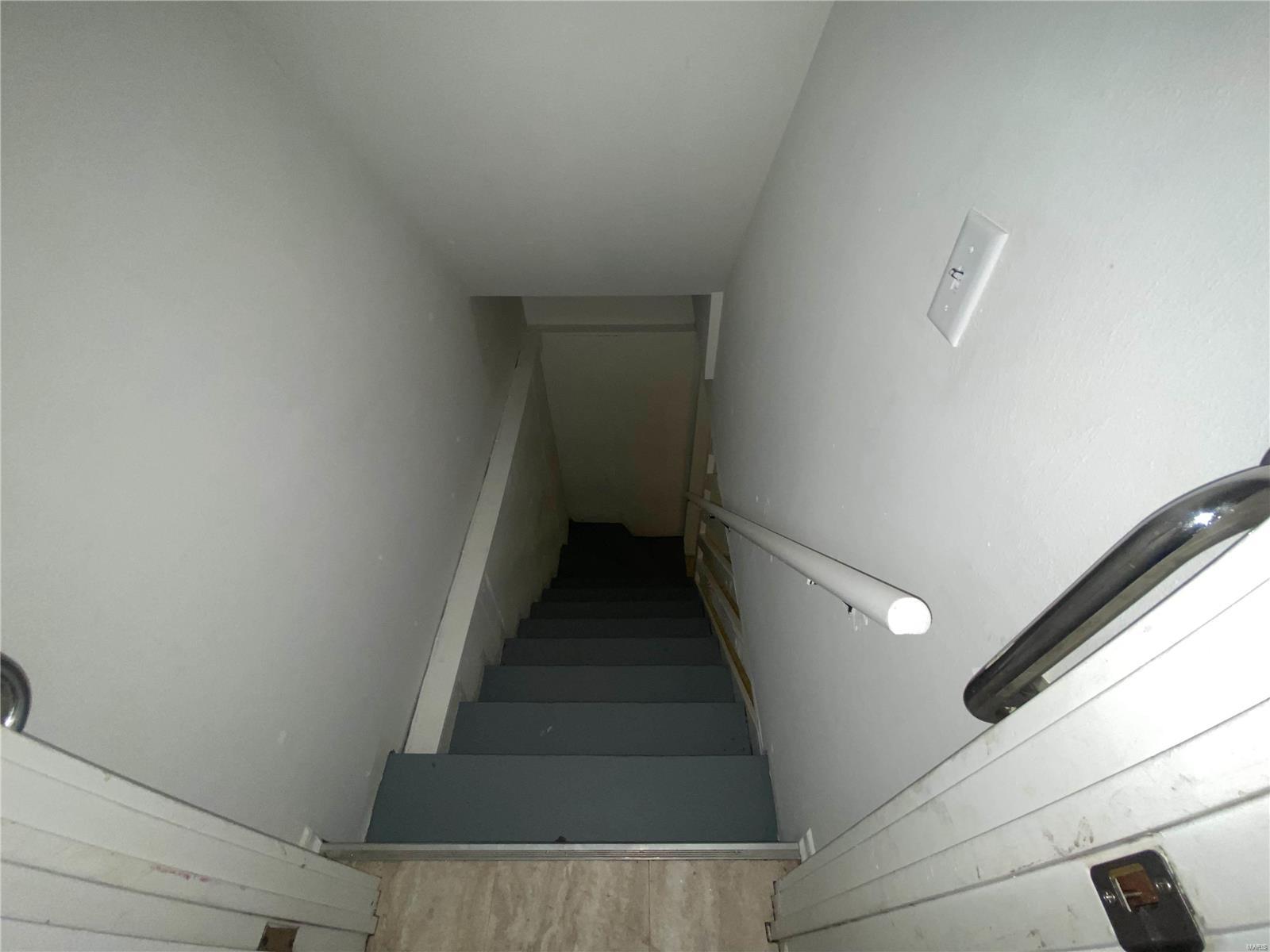 2045 Thunderbird Avenue