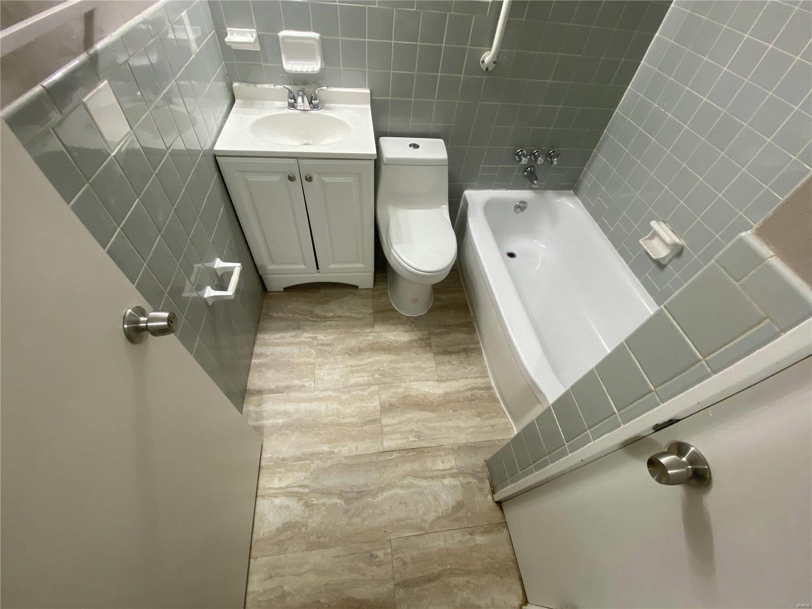 2045 Thunderbird Avenue