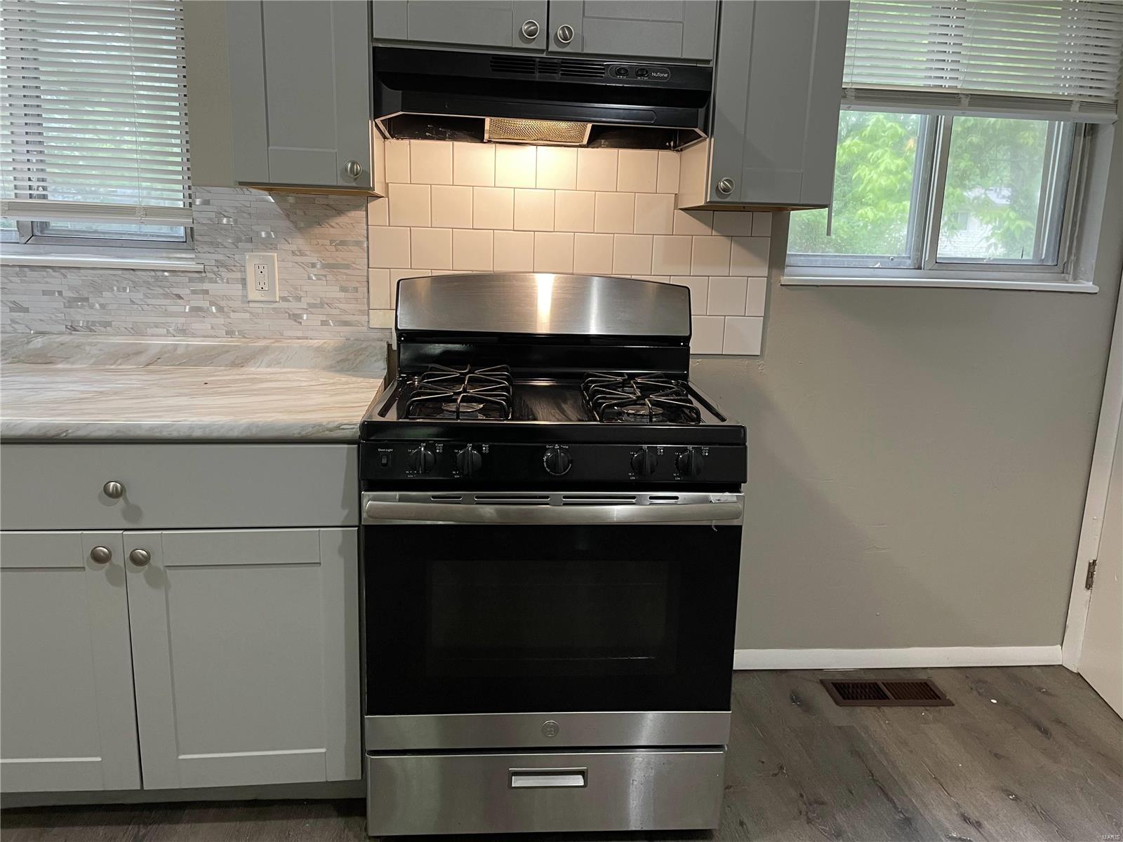 1508 Farmview Avenue