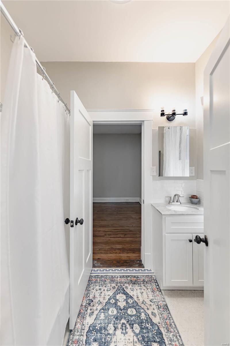 6021 S Kingshighway Boulevard