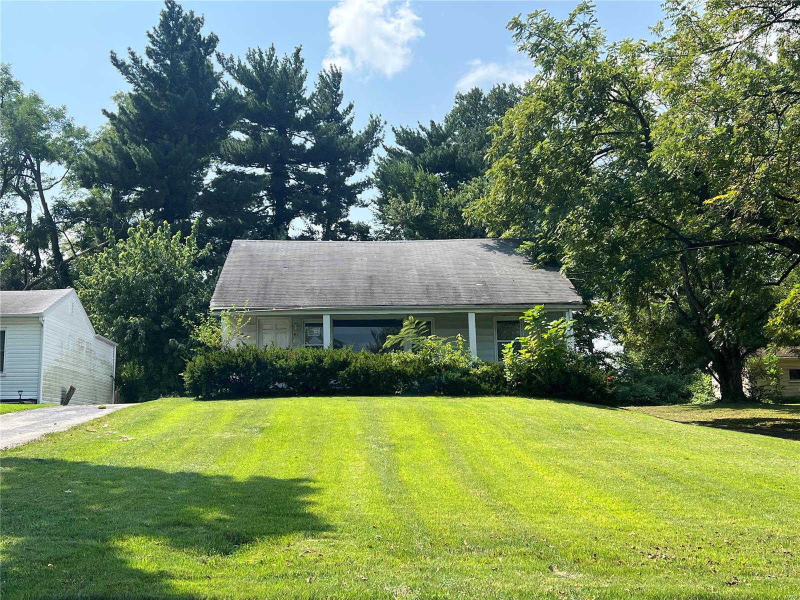 41 S Dellwood Avenue