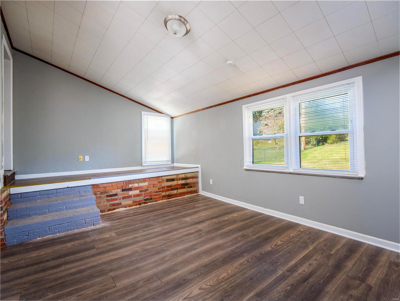 10753 Saint Xavier Lane