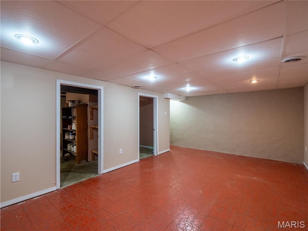 2343 La Madera Lane