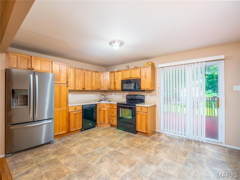 2343 La Madera Lane
