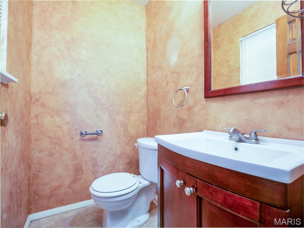 2343 La Madera Lane