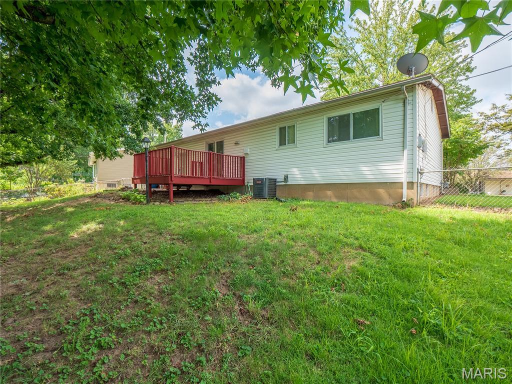 2343 La Madera Lane