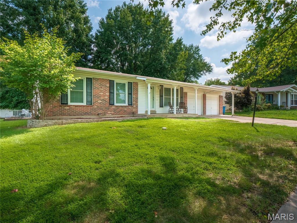 2343 La Madera Lane