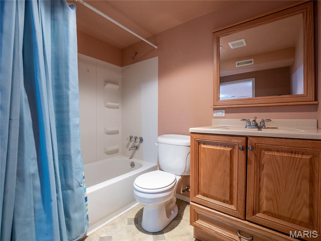 2343 La Madera Lane