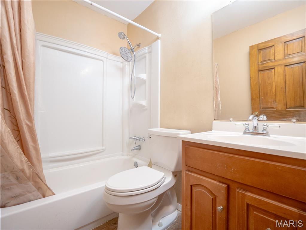 2343 La Madera Lane