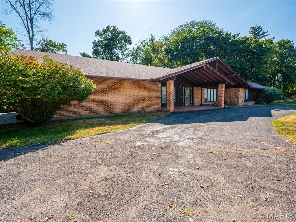 15 Meadowbrook Country Club Estate