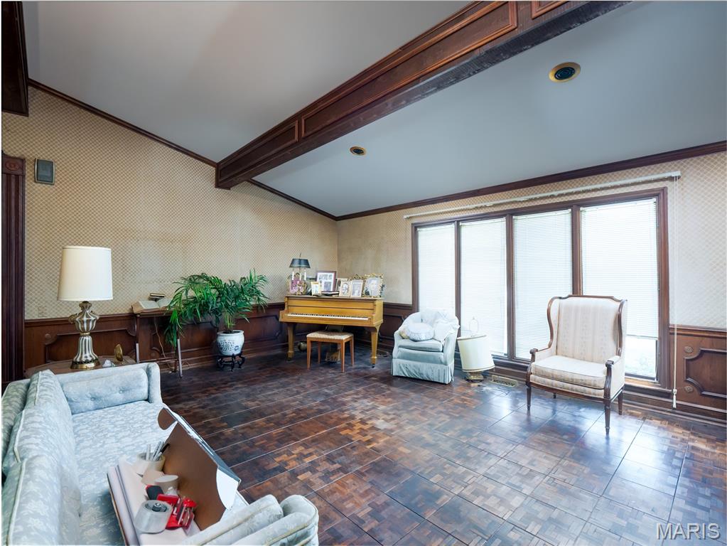 15 Meadowbrook Country Club Estate