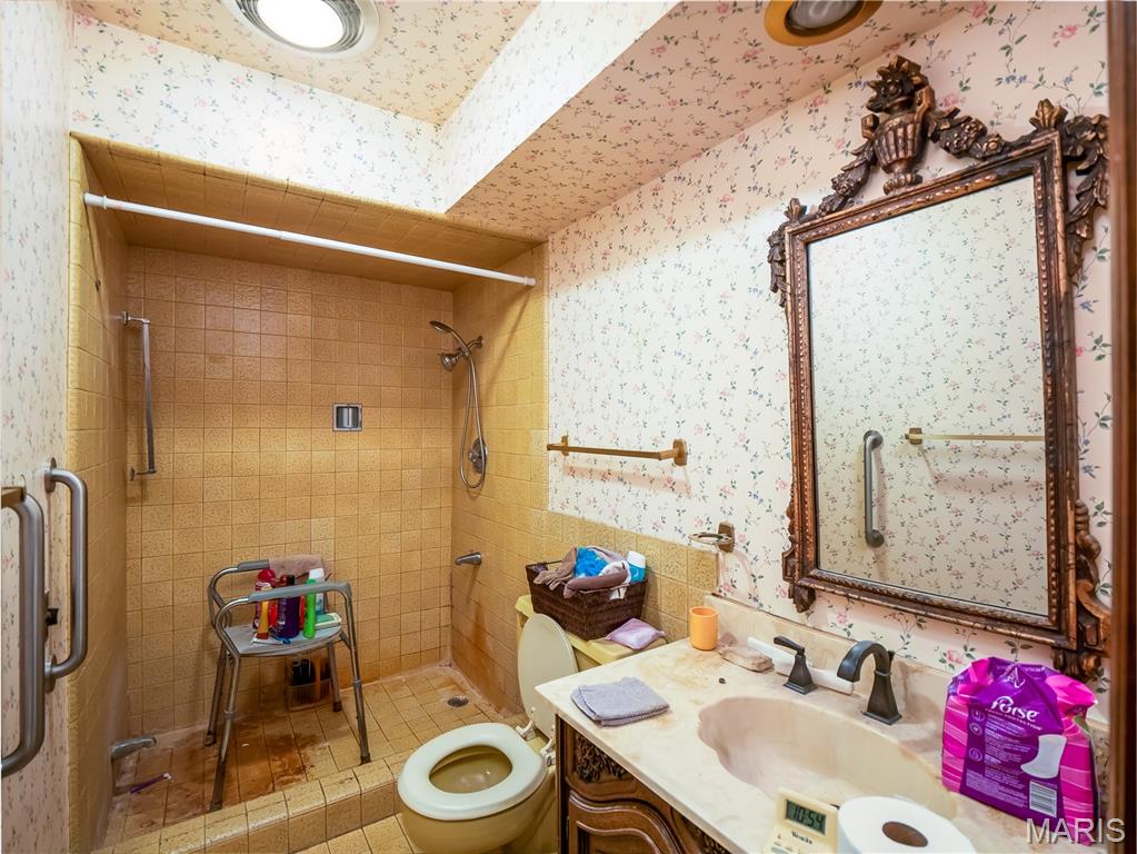15 Meadowbrook Country Club Estate