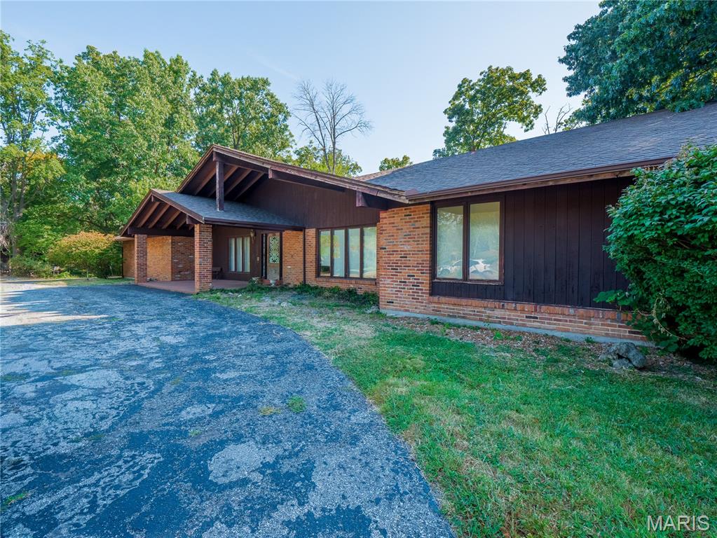 15 Meadowbrook Country Club Estate