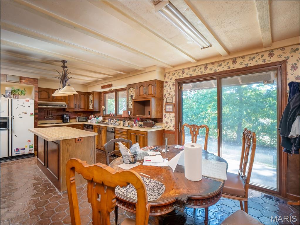 15 Meadowbrook Country Club Estate