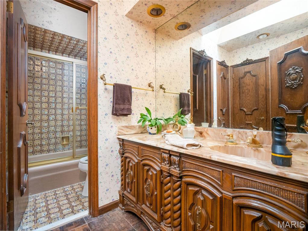 15 Meadowbrook Country Club Estate
