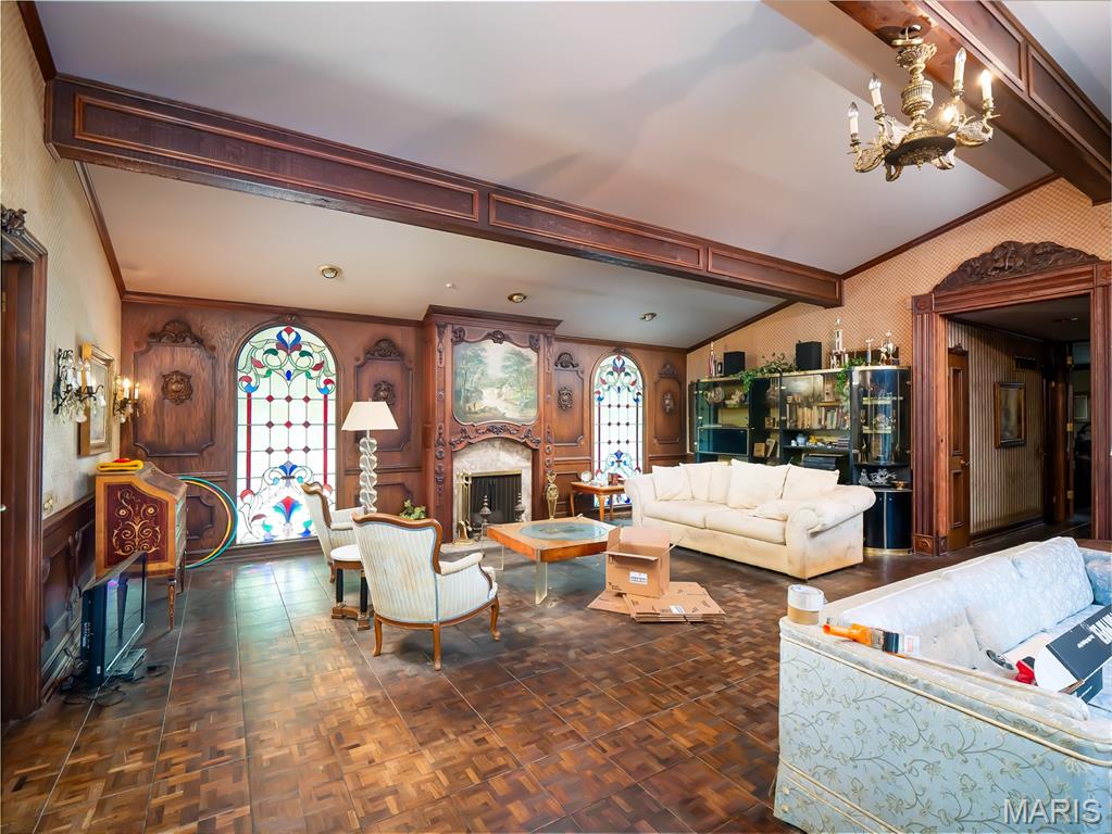 15 Meadowbrook Country Club Estate