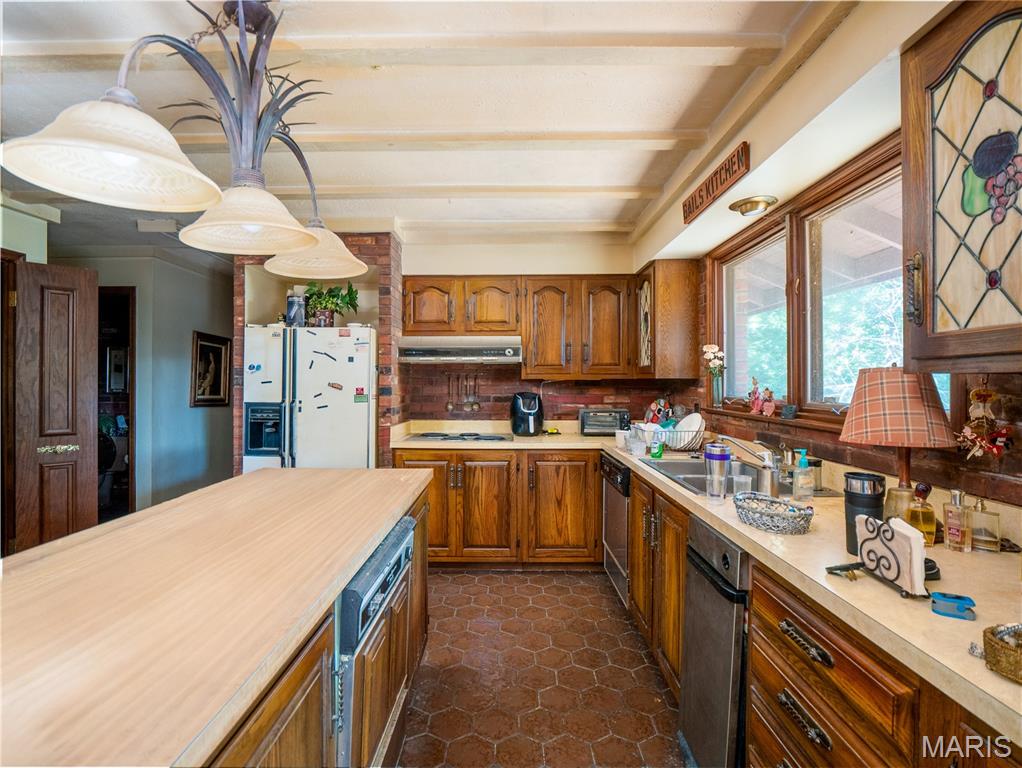 15 Meadowbrook Country Club Estate