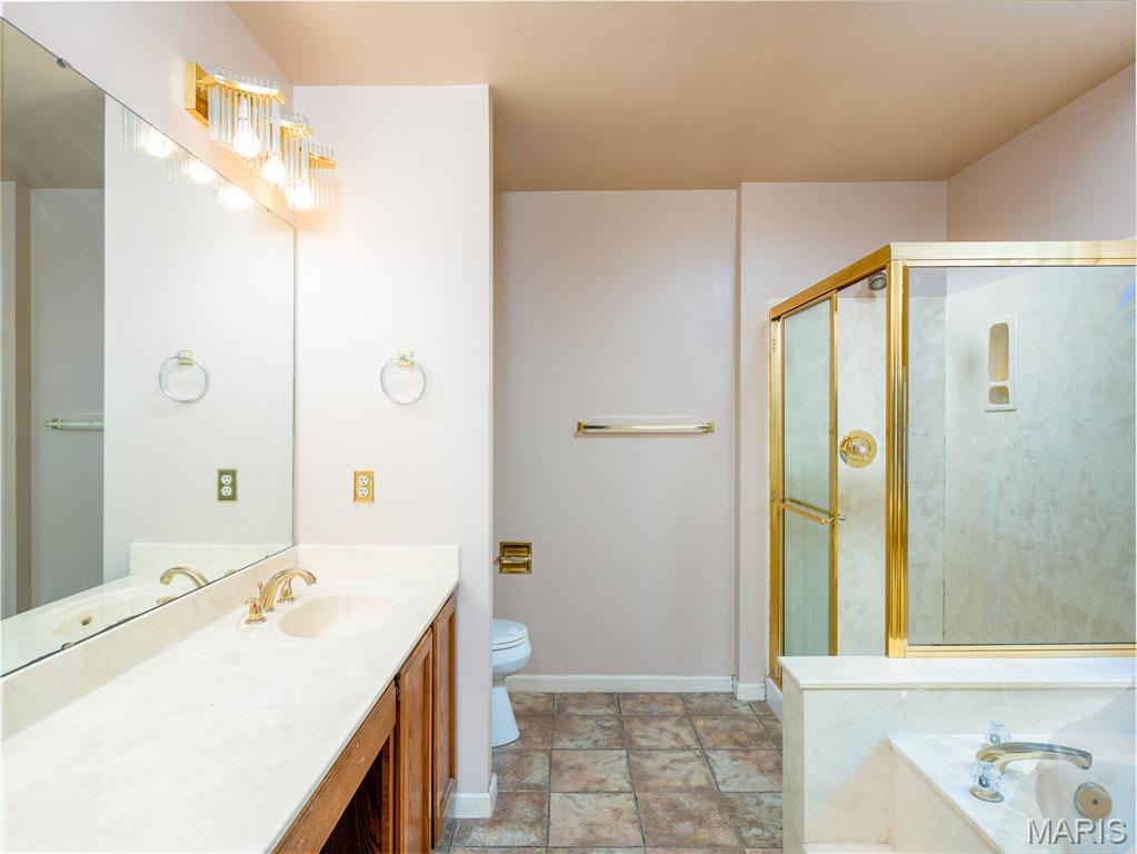 1525 Clayton Woods Court