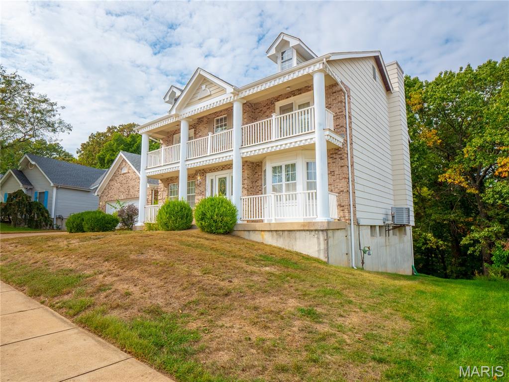 1525 Clayton Woods Court