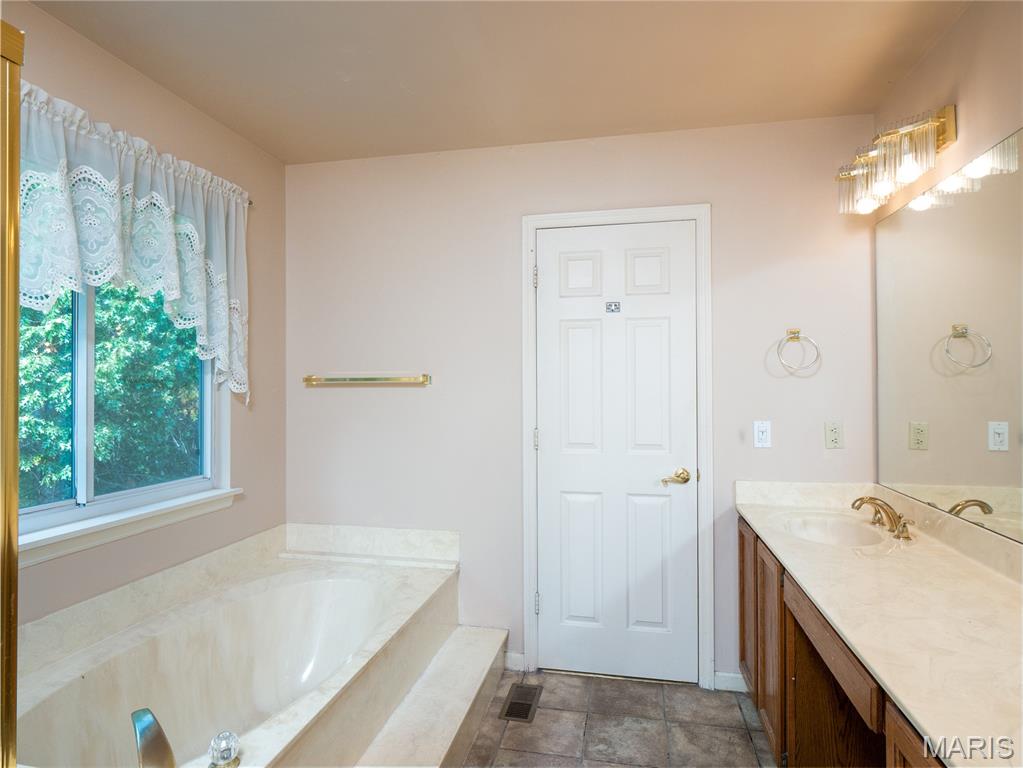 1525 Clayton Woods Court