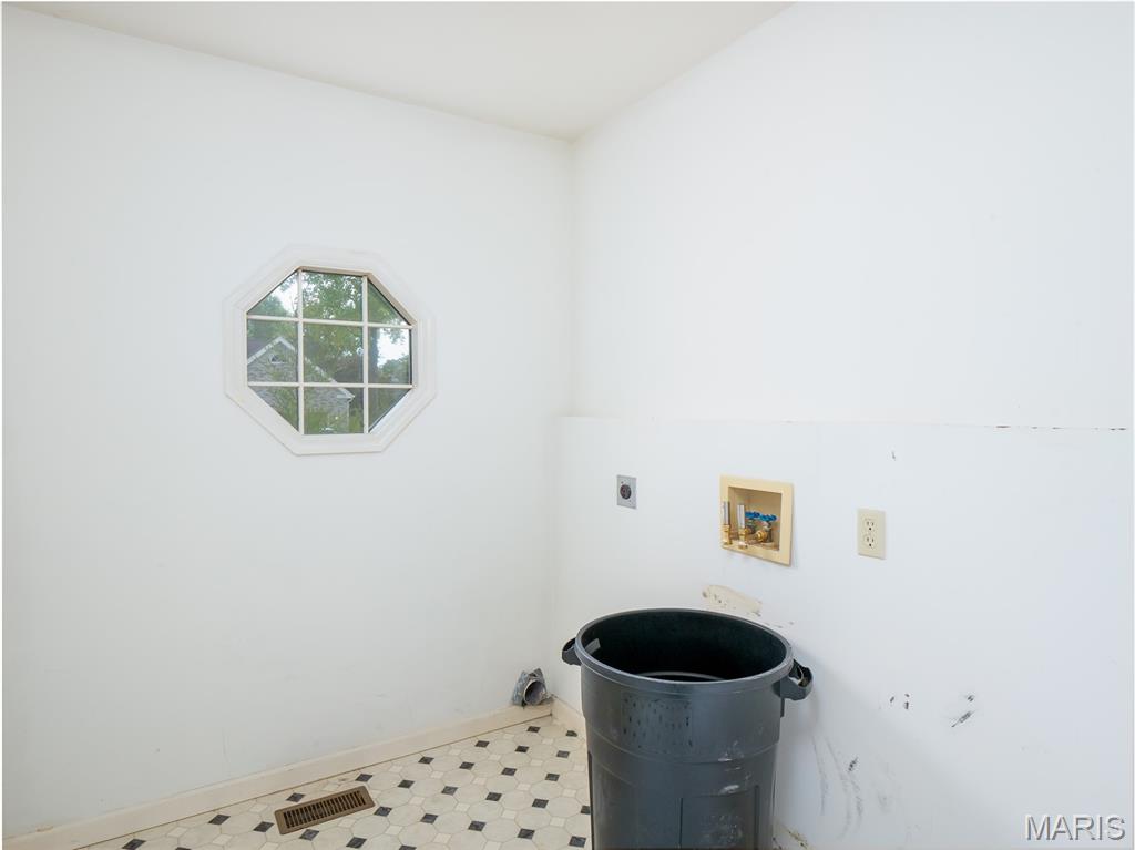 1525 Clayton Woods Court