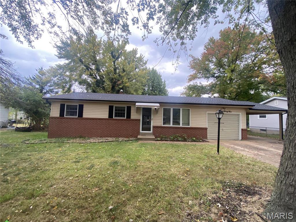 1445 Fairmeadows Lane