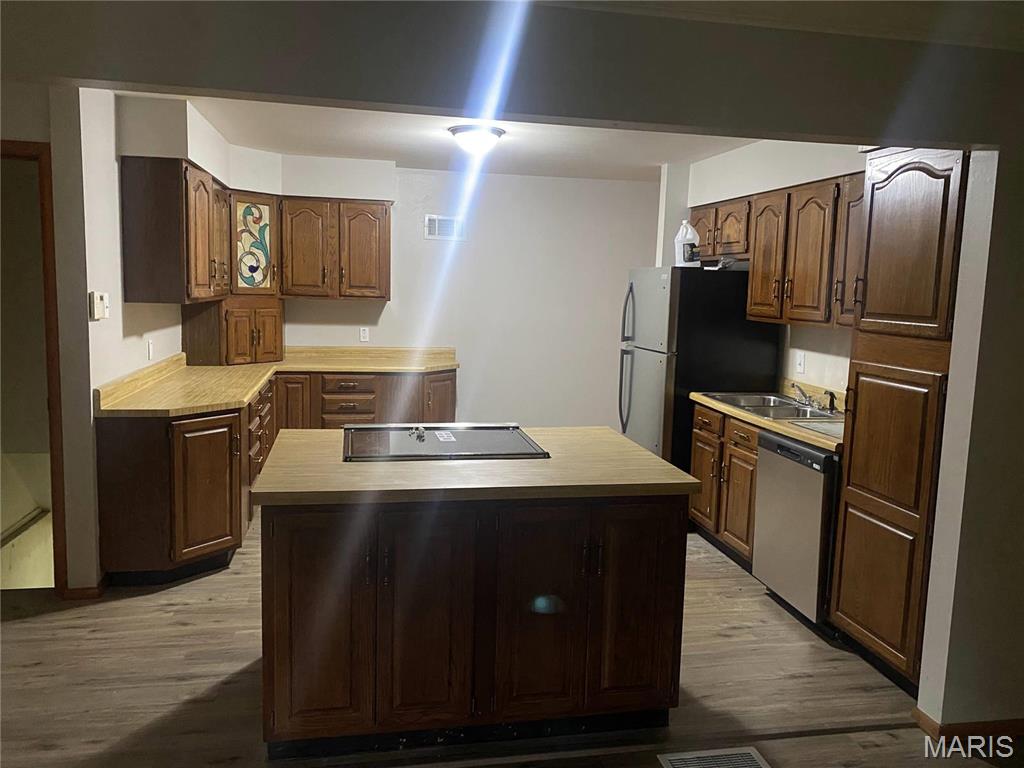 1445 Fairmeadows Lane