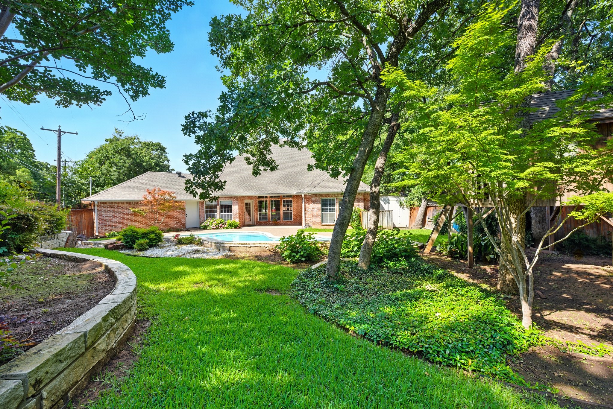 2411 Oak Shadow Court