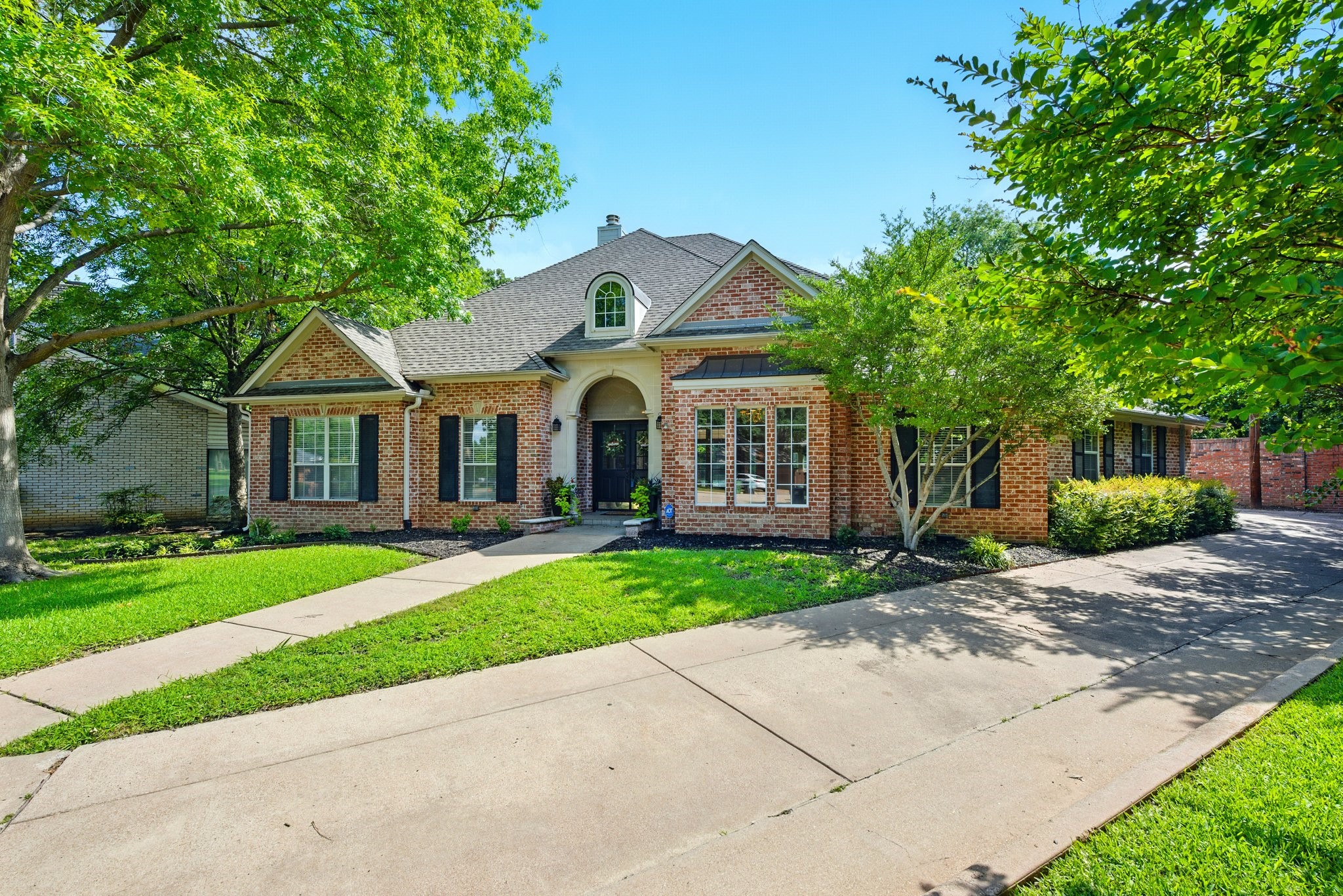 2411 Oak Shadow Court