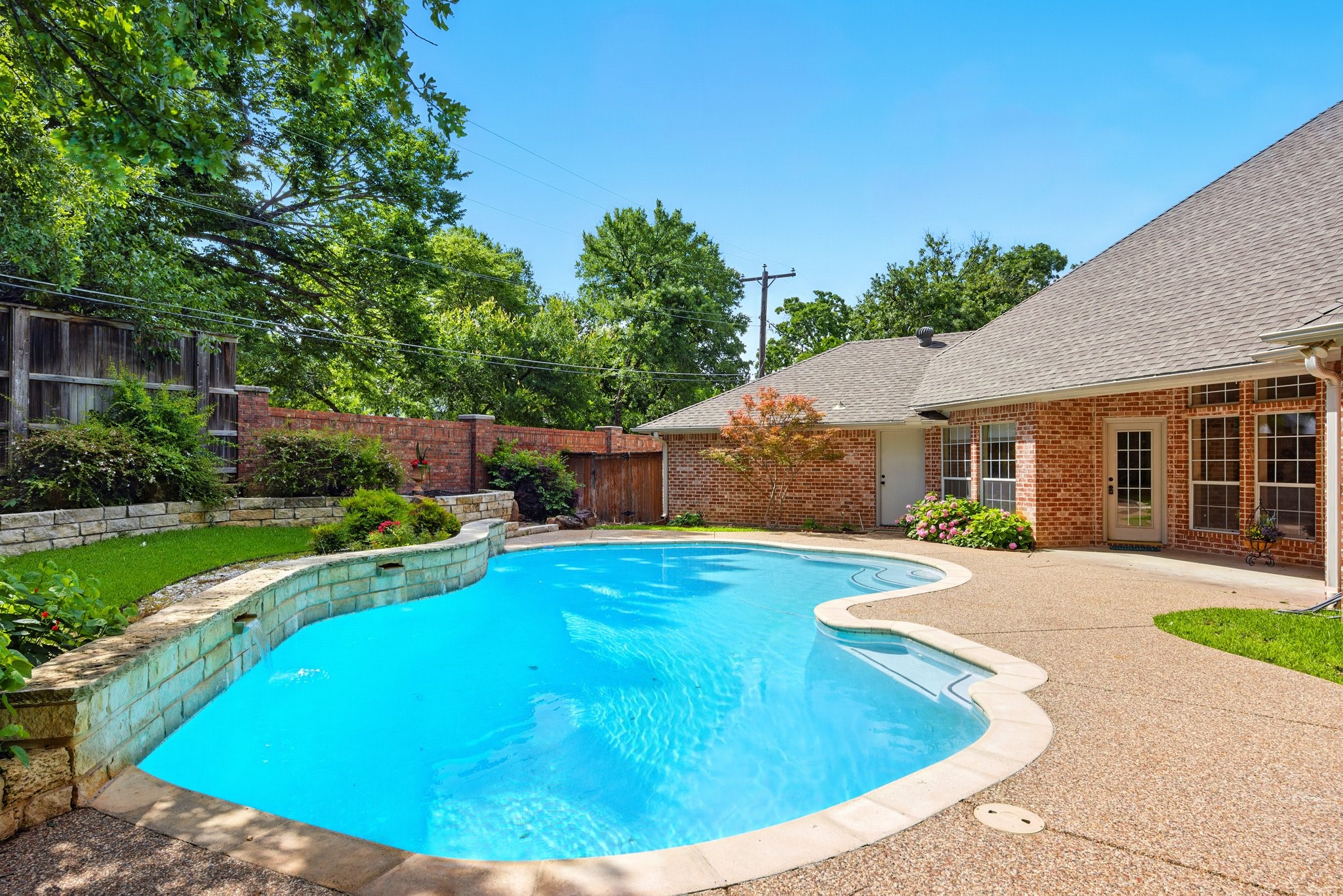 2411 Oak Shadow Court
