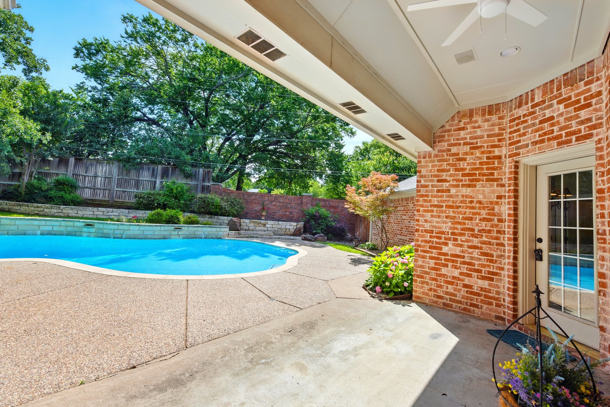 2411 Oak Shadow Court