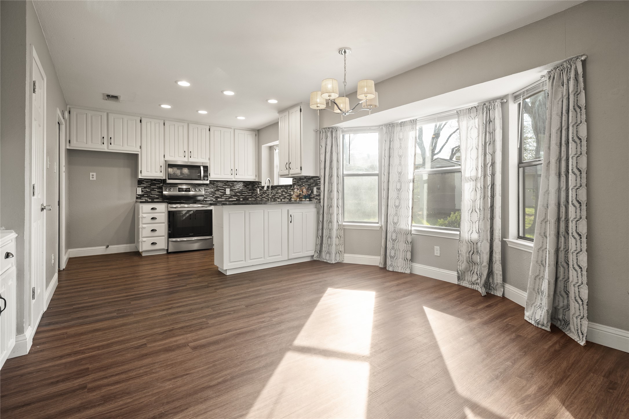 1094 Palm Court