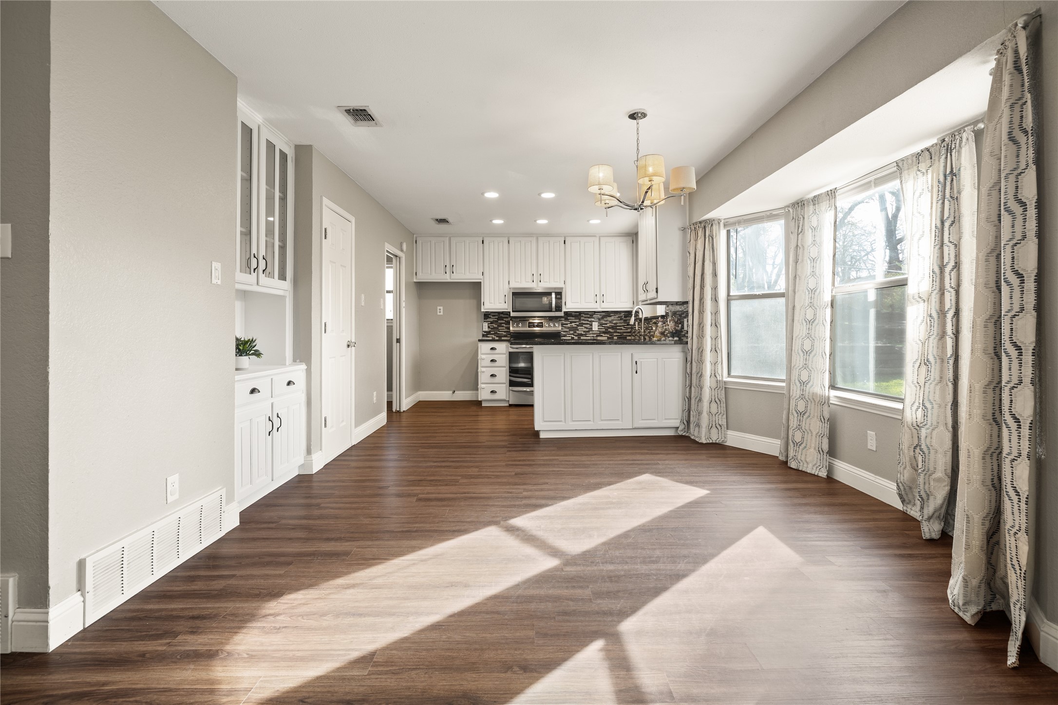 1094 Palm Court