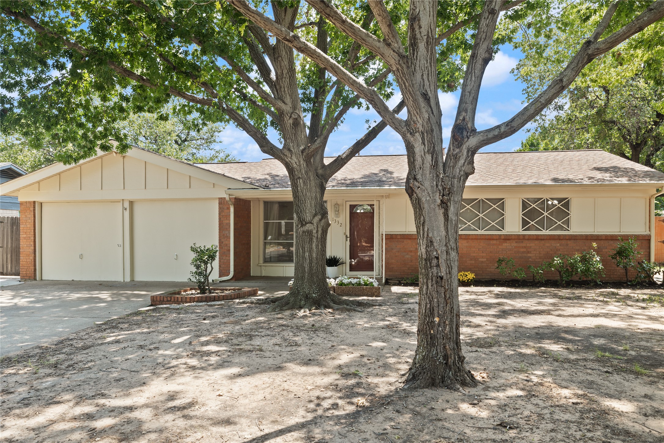1332 Harrison Lane