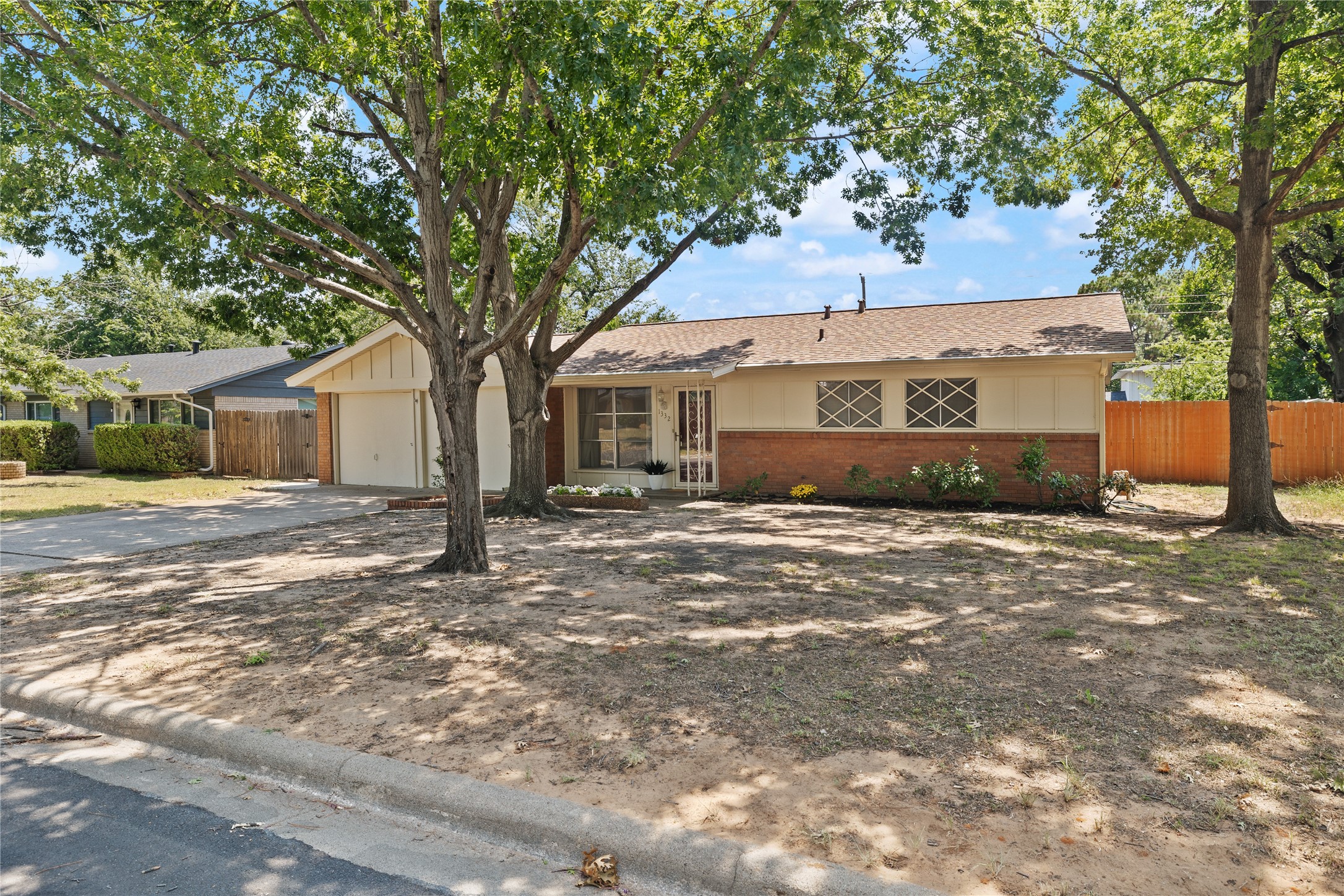 1332 Harrison Lane