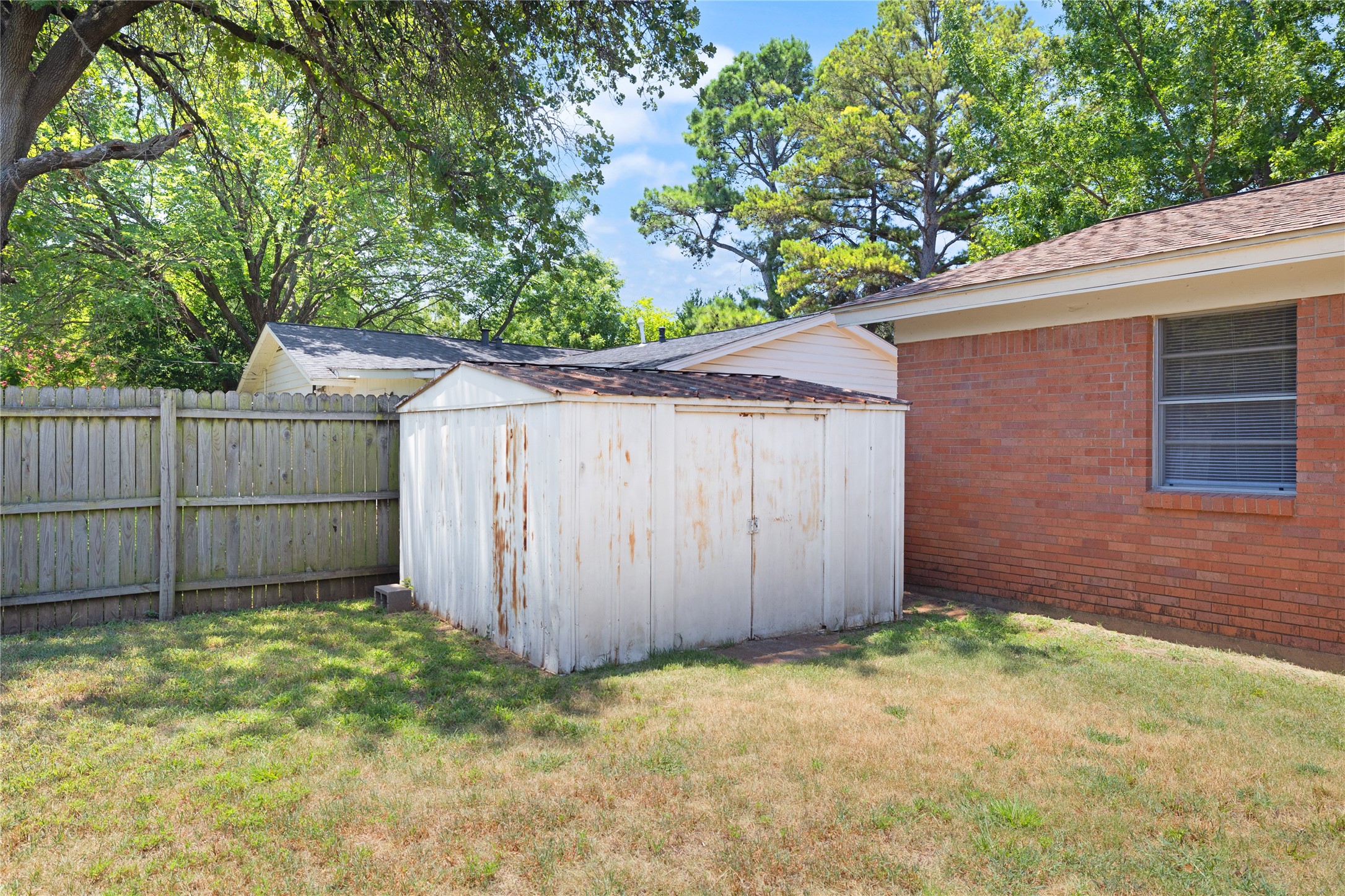 1332 Harrison Lane