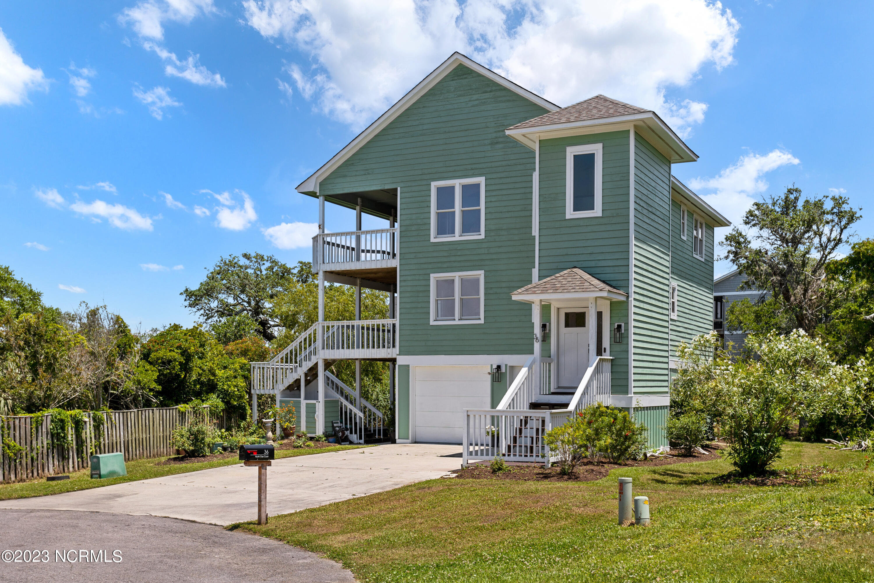 36 N Oak Court
