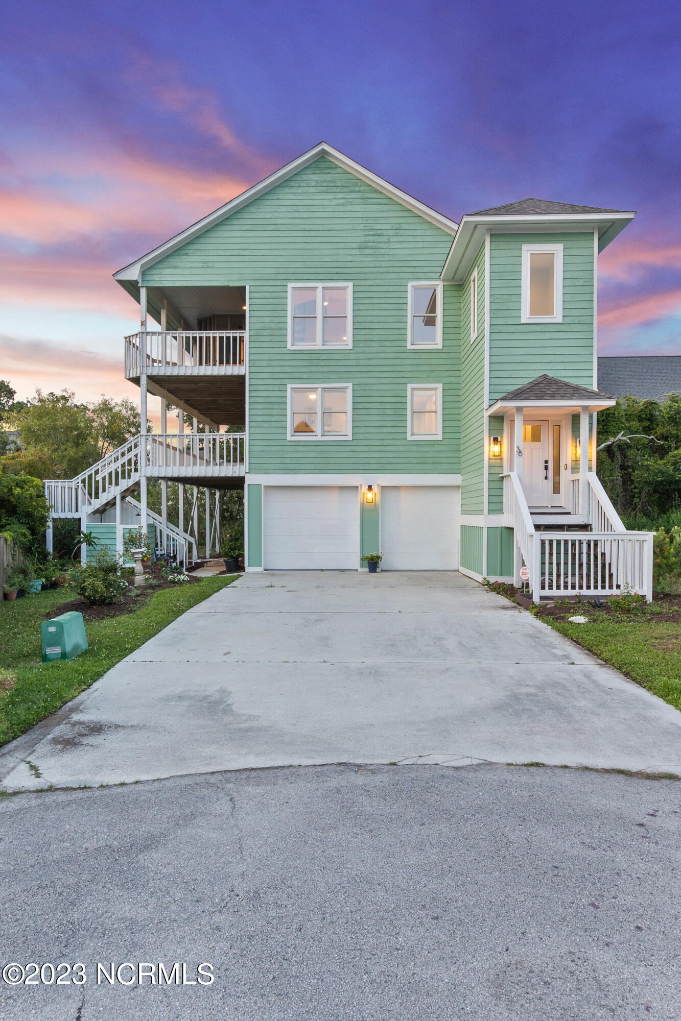 36 N Oak Court