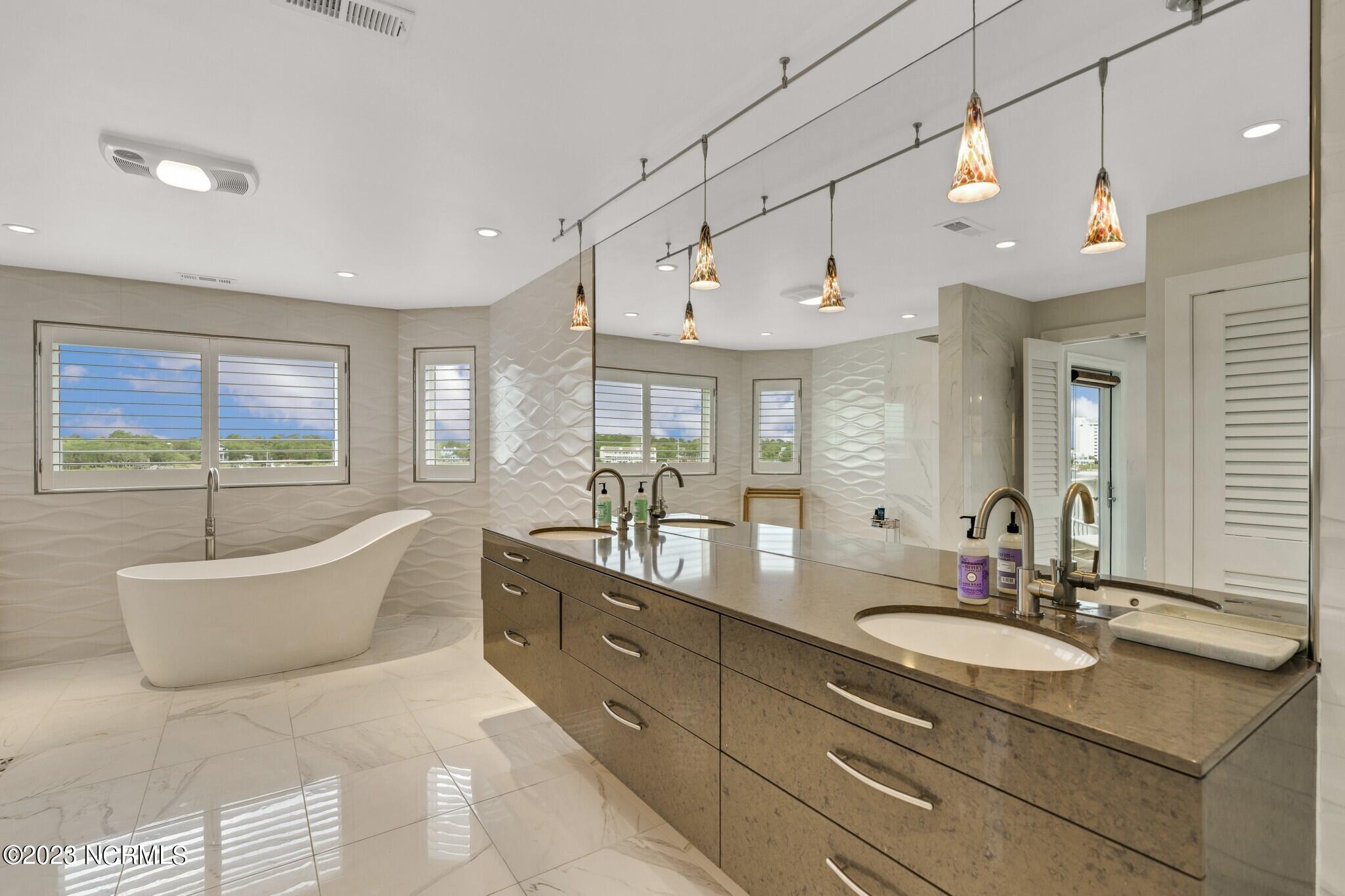 1107 Canal Drive