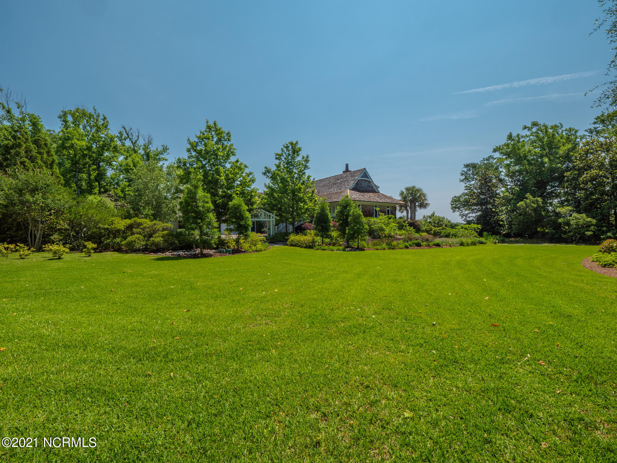 2307 Middle Sound Loop Road