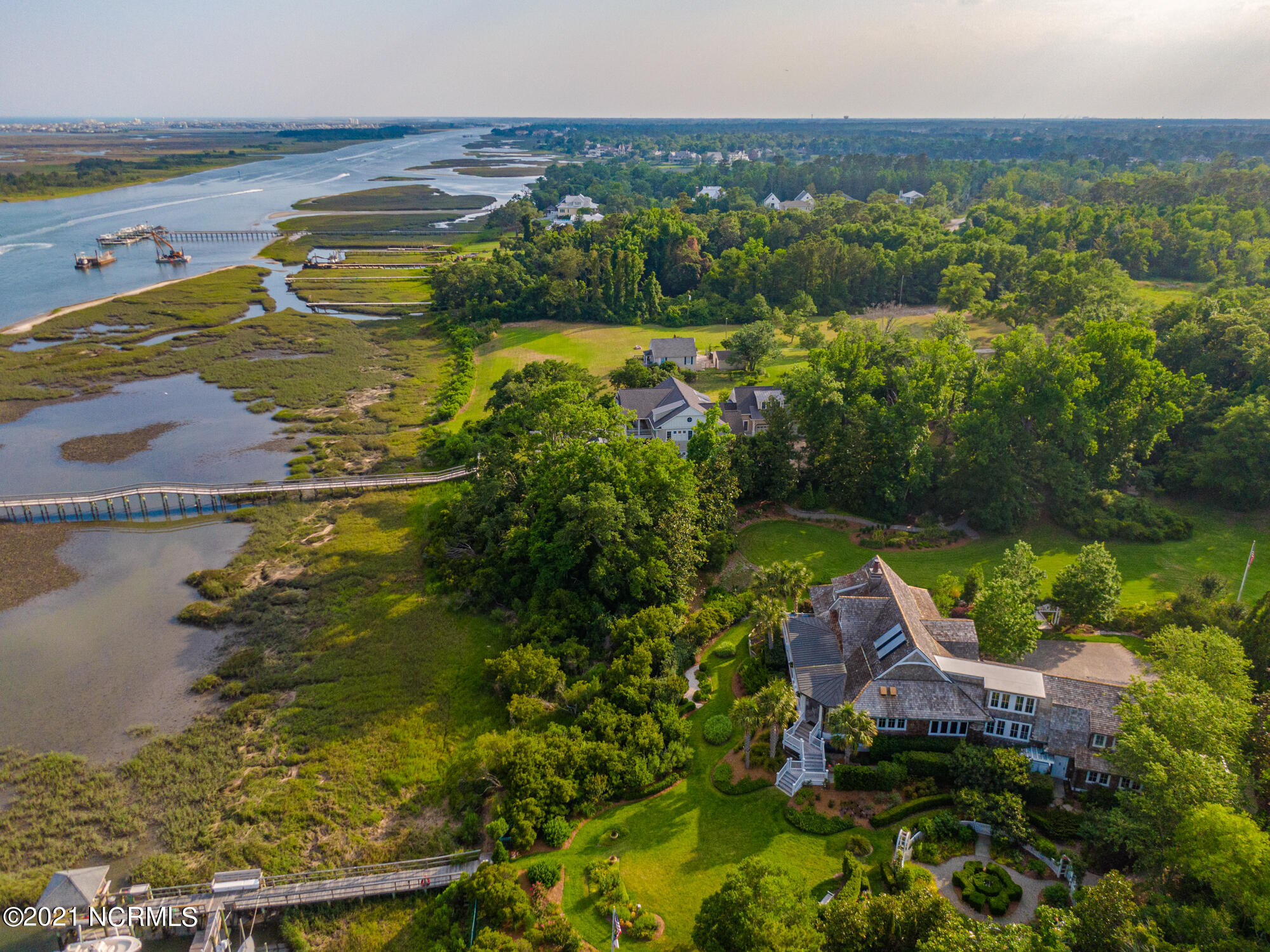 2307 Middle Sound Loop Road