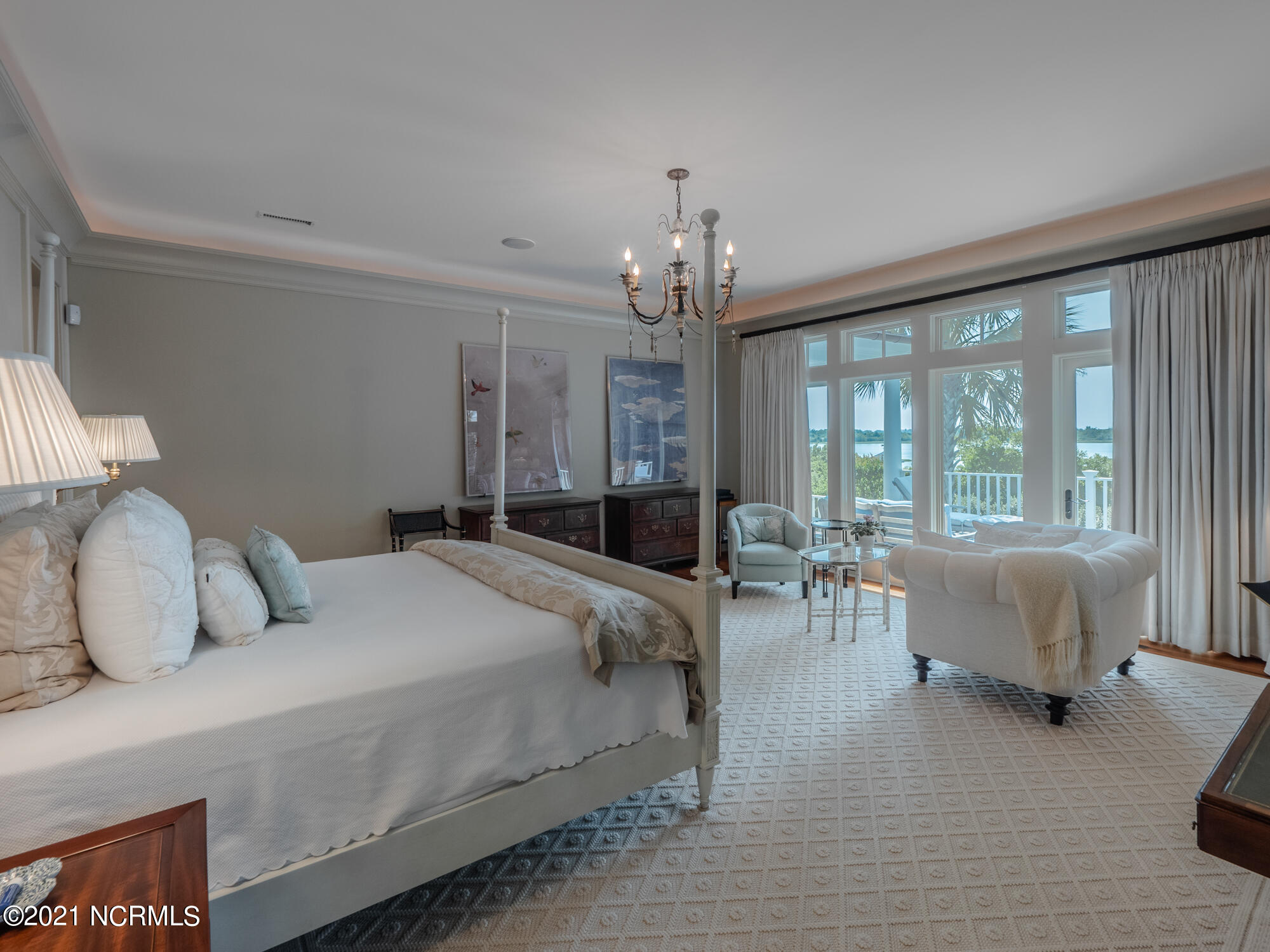 2307 Middle Sound Loop Road