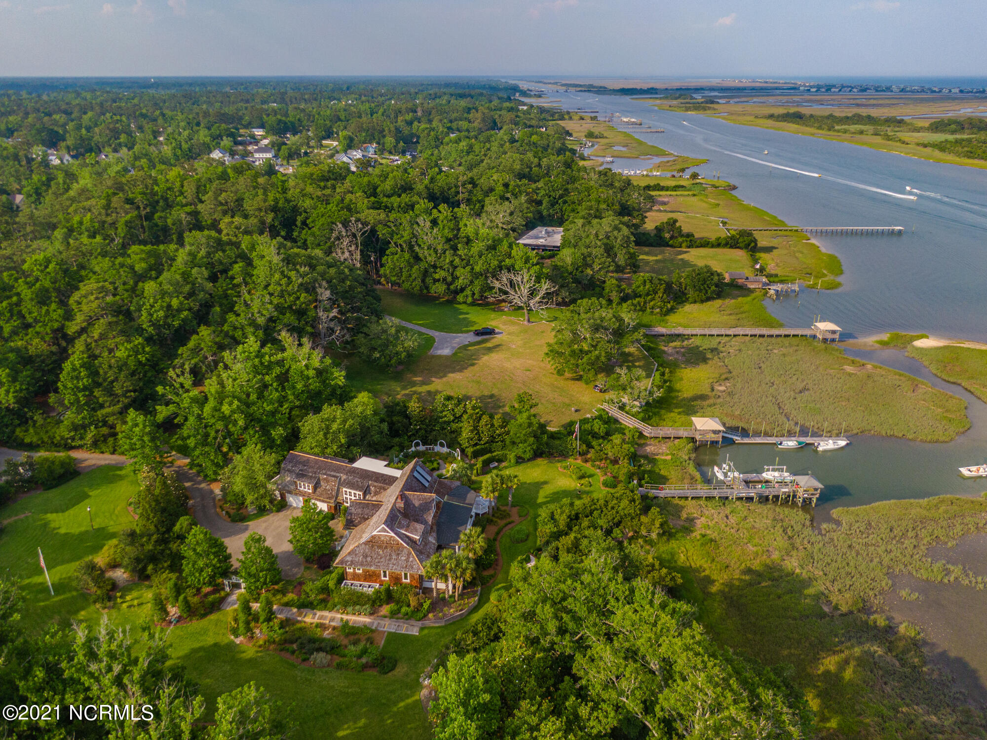 2307 Middle Sound Loop Road