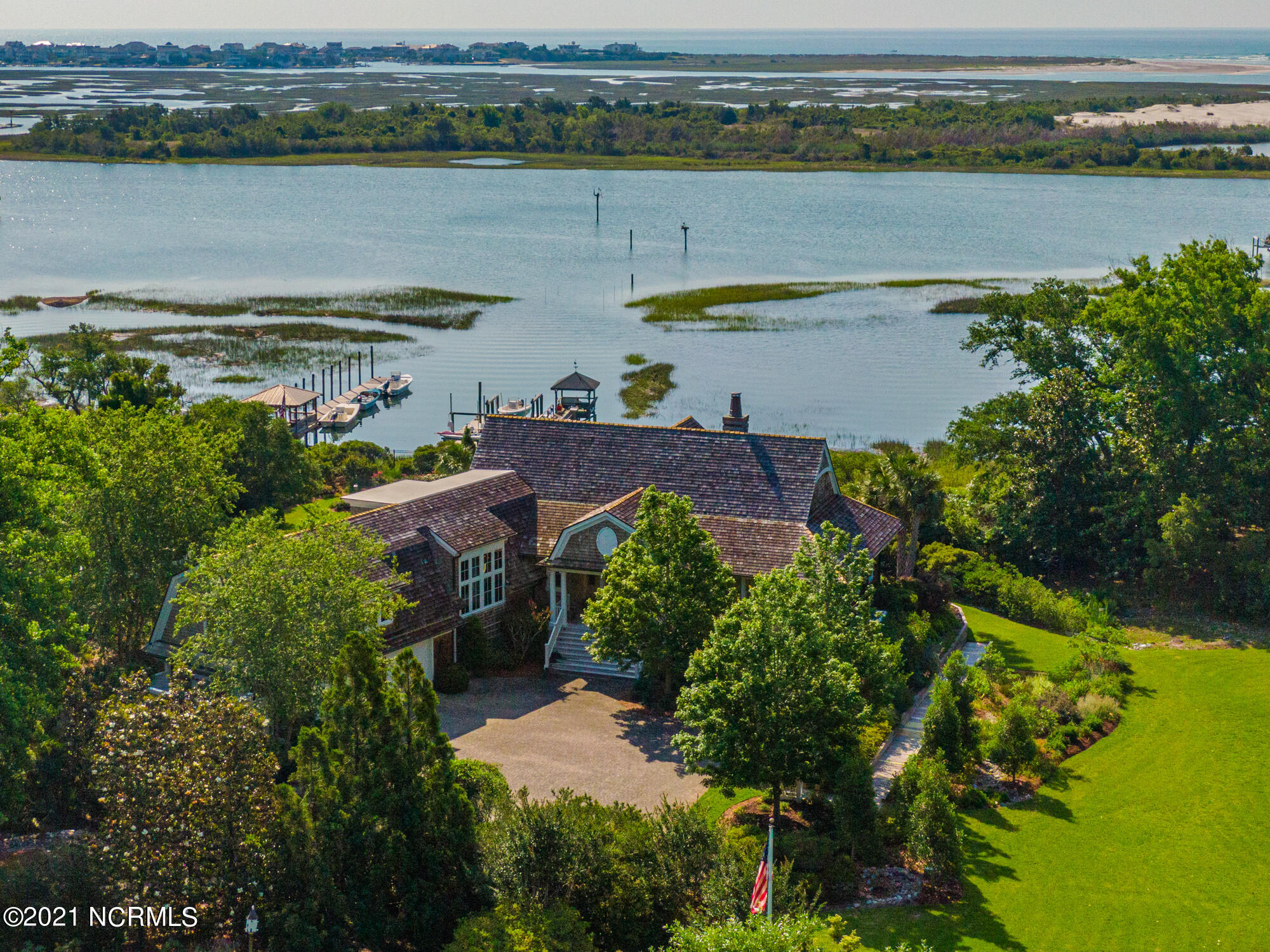 2307 Middle Sound Loop Road