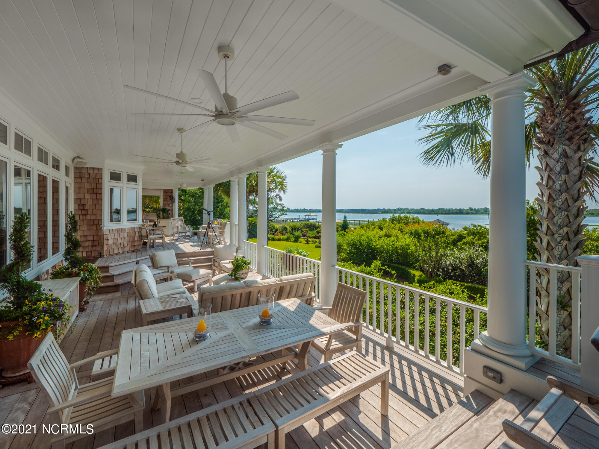 2307 Middle Sound Loop Road