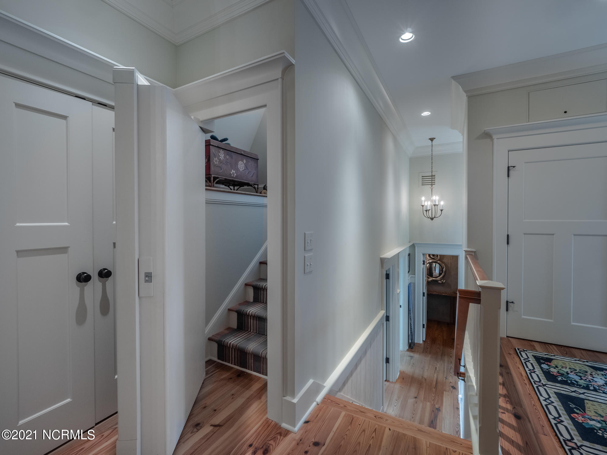 2307 Middle Sound Loop Road