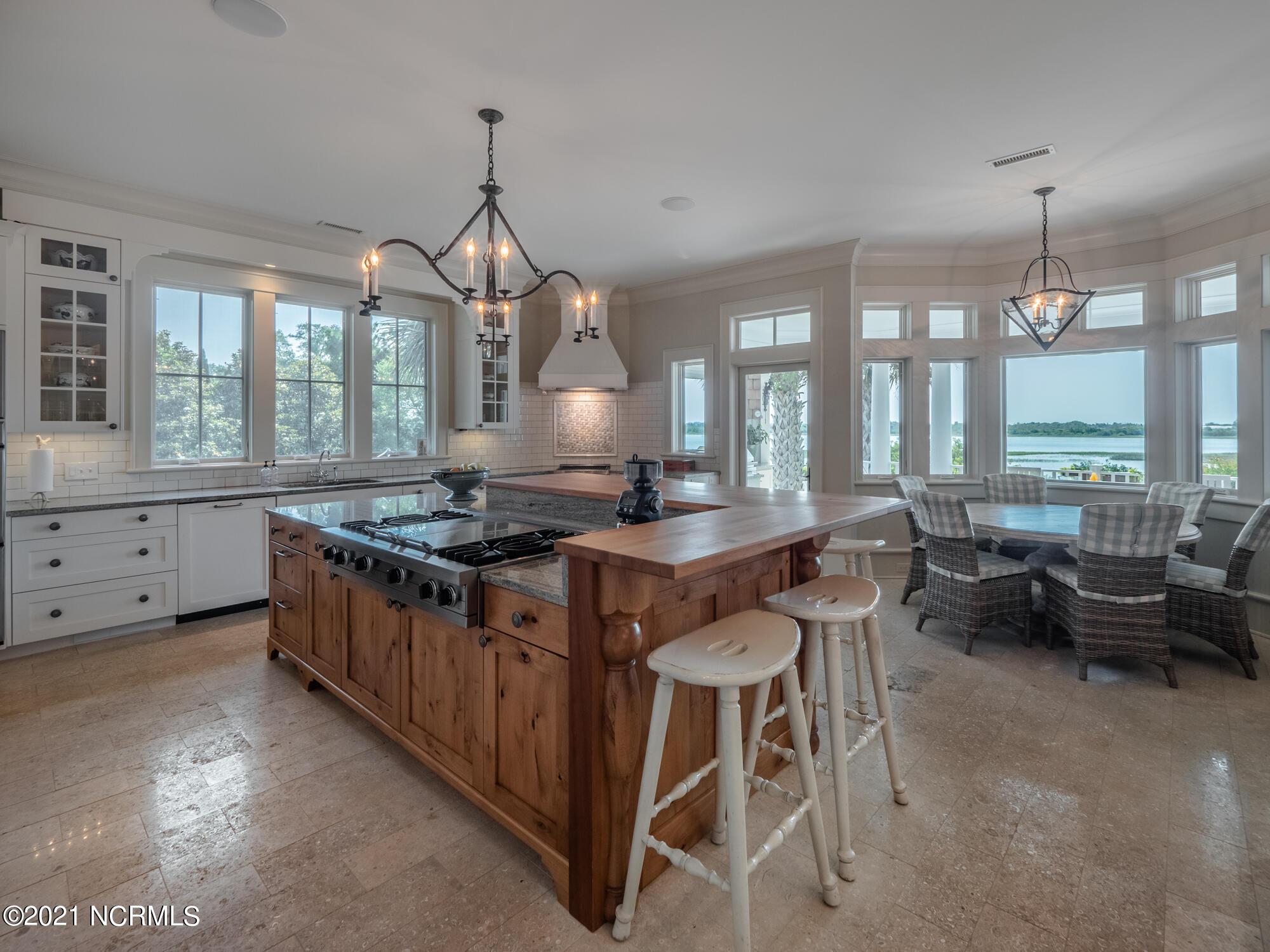 2307 Middle Sound Loop Road