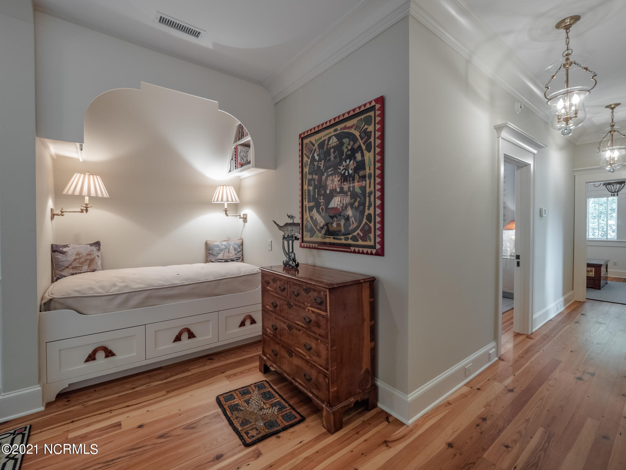 2307 Middle Sound Loop Road